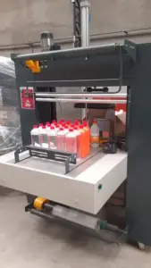 Seladora Bundling semi automática. Medidas: 600x400x4500 Voltagem: 380v Trifásico Pintura epóx eletrostática Chapa aço Carbono #14 Processo de agrupamento de potes, garrafa pet, utensílios domésticos e proteção para outros tipos.